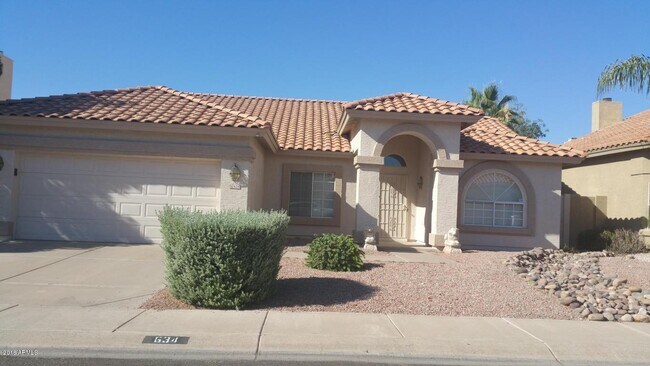 Foto del edificio - 634 W Silver Creek Rd
