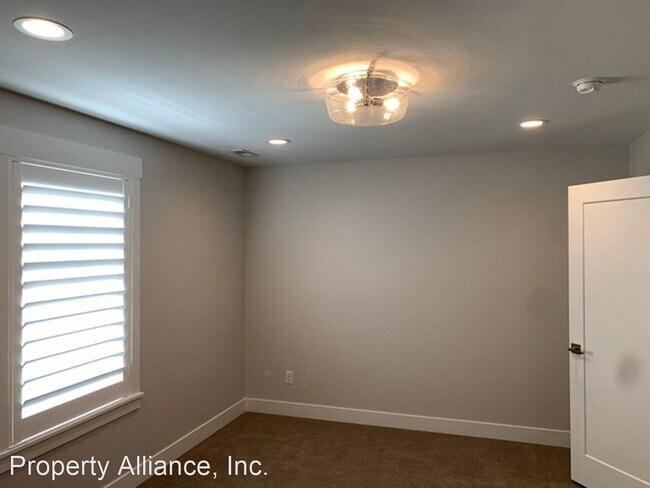 Building Photo - 2 br, 2.5 bath House - 1107 W. Wasatch Spr...