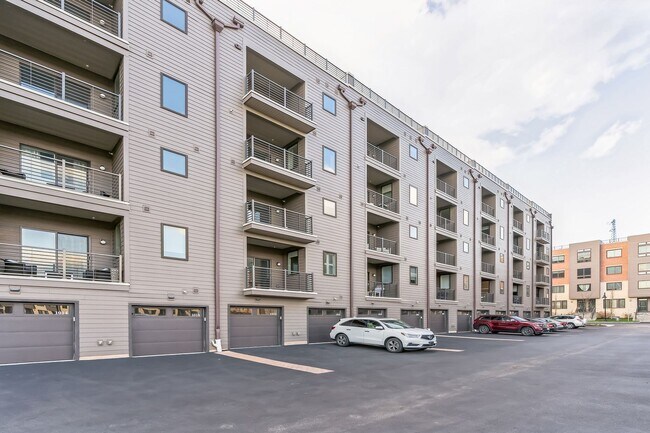 Foto del edificio - Stunning Carriage Home in the King of Prussia Town Center