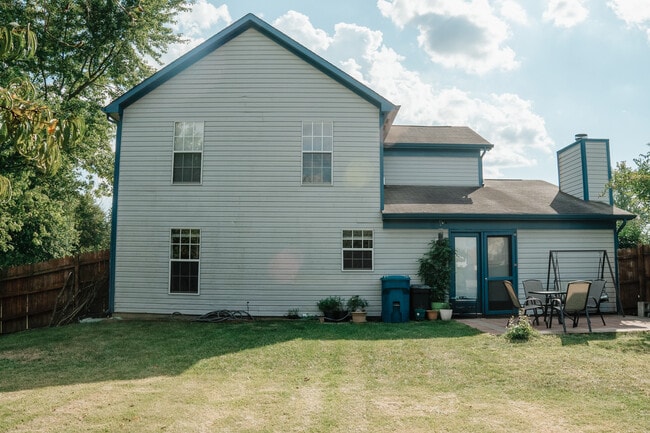Building Photo - 5638 Vicksburg Dr