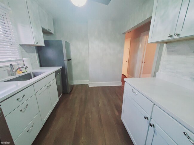 Building Photo - 2 br, 1 bath Condo - 181 Strawberry Hill A...