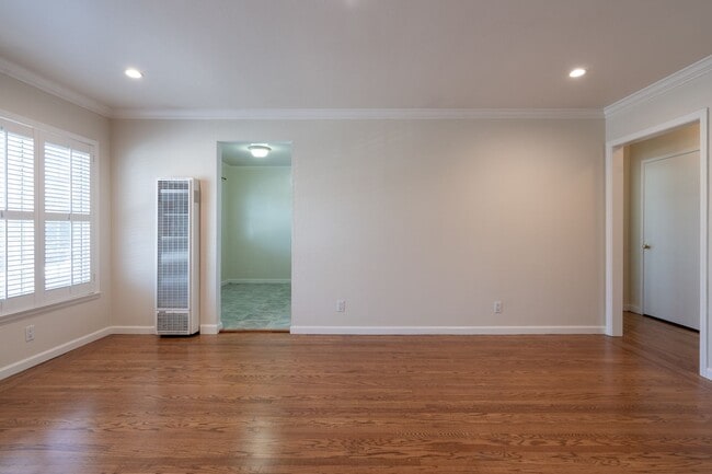 Building Photo - 3834 Colegrove St