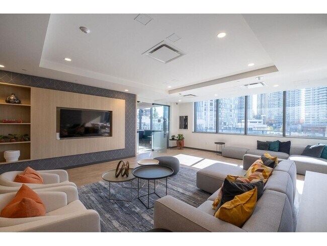 Building Photo - 10448 University Dr