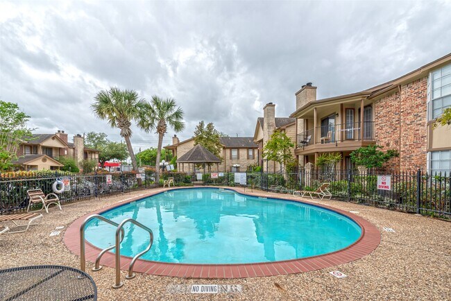 Foto del edificio - 2121 Hepburn St