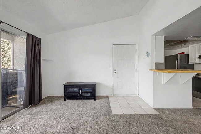 Foto del edificio - 461 W Holmes Ave