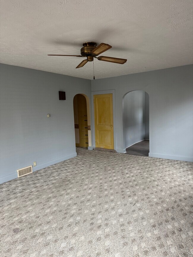 Foto del edificio - 2121 Cherry Ave