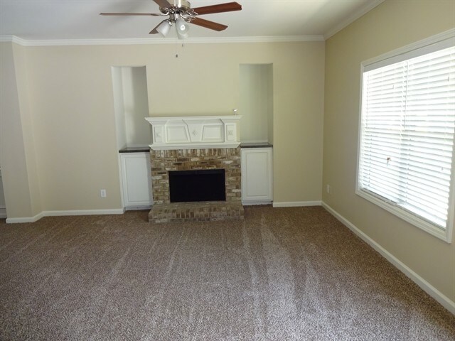 Foto del edificio - 208 Cole Ct