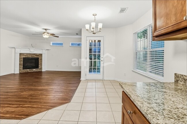 Building Photo - 413 Village Way
