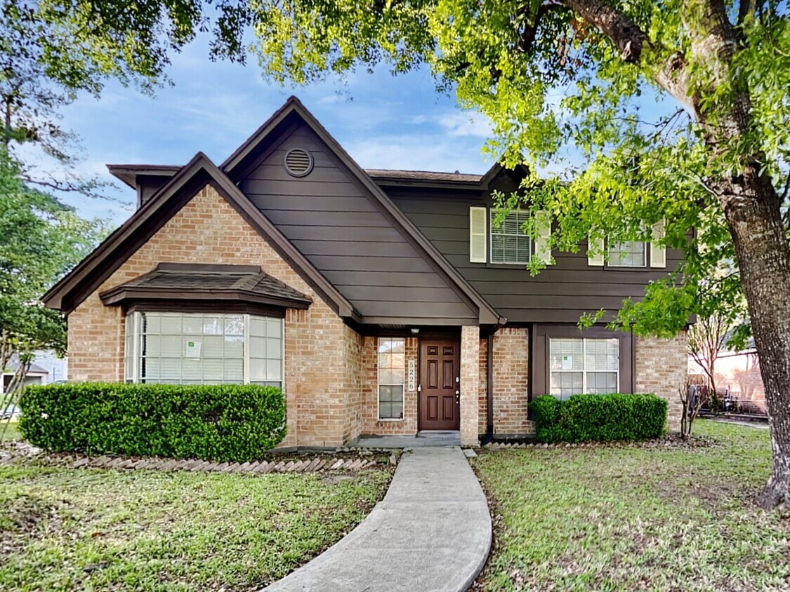 Foto principal - 5226 Brownlee Ln