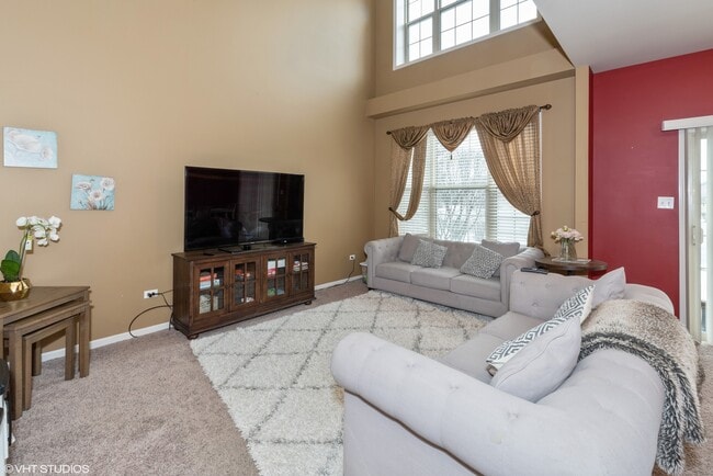 Building Photo - 9028 Mansfield Dr