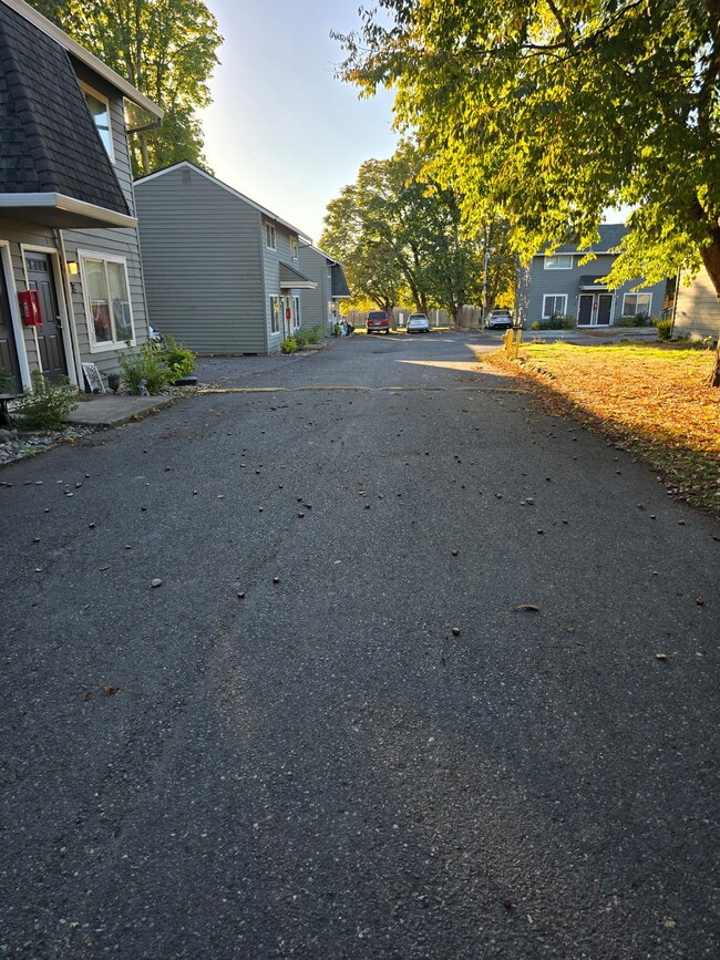 Building Photo - Cedar Village Townhomes