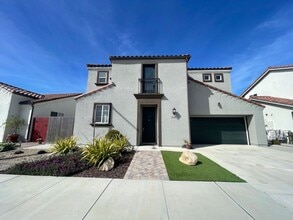 Building Photo - 307 Ninos Dr
