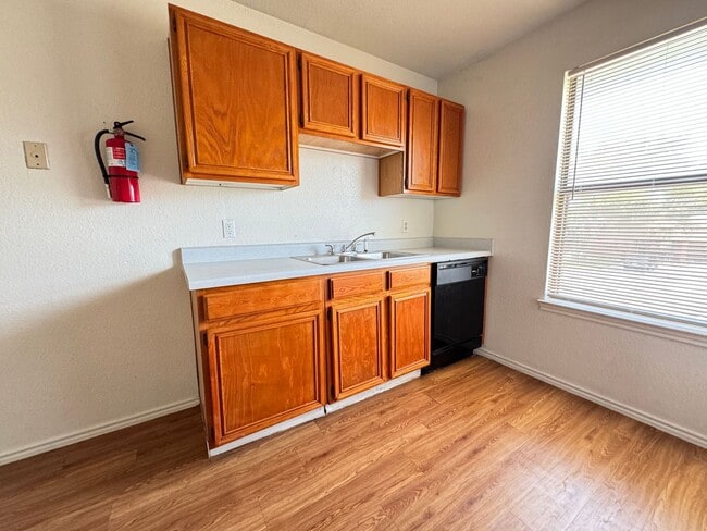 Building Photo - 1904 Windward Dr