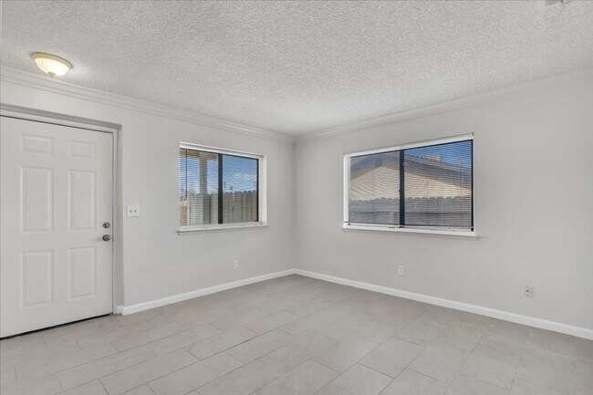 Foto del edificio - Spacious 2-Bedroom Townhome in Hesperia, CA!