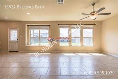 Foto del edificio - 13824 Bellows Path