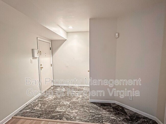 Foto del edificio - 2702 Dartmouth Rd