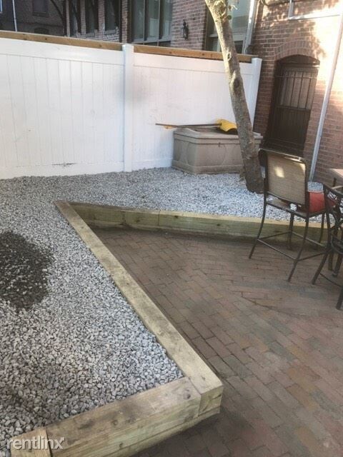 Foto del edificio - 244 W Newton St