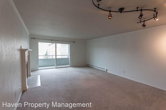 Foto del edificio - 2 br, 1 bath House - 22211 6th Ave S #205