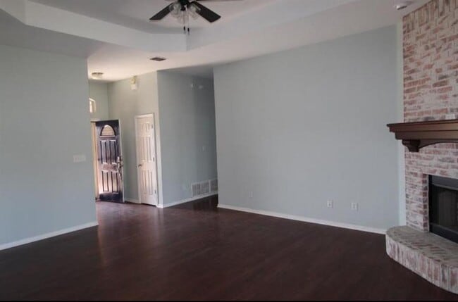 Building Photo - 2603 Jasmine Ln