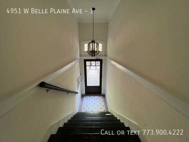 Foto del edificio - 4951 W Belle Plaine Ave