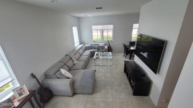 Building Photo - 3 br, 2.5 bath House - 2345 Spanish Wls