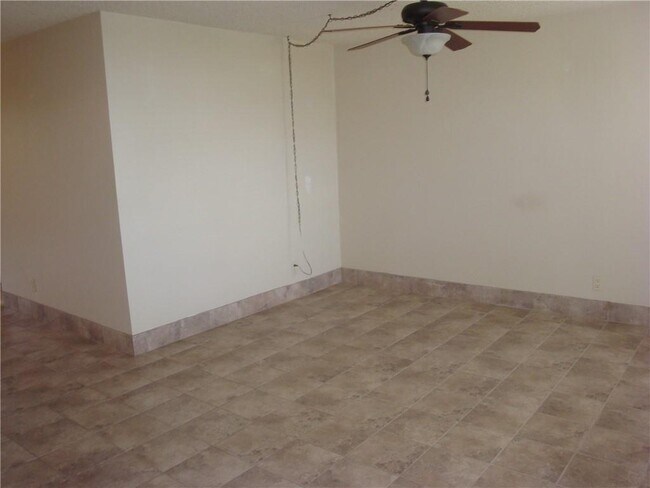 Foto del edificio - 2750 NE 19th Ave