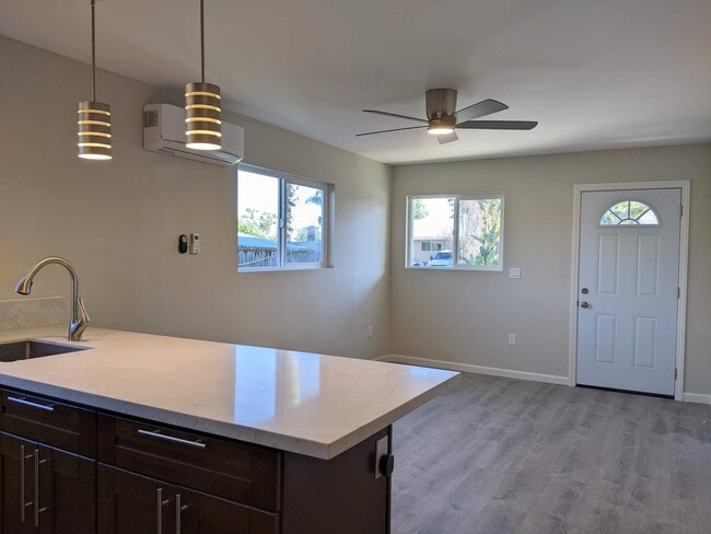 Foto del edificio - 6520 Acorn St