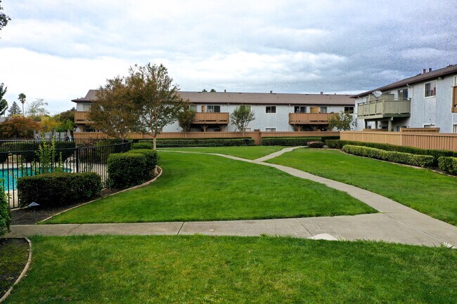 Foto del edificio - 300 American Canyon Rd