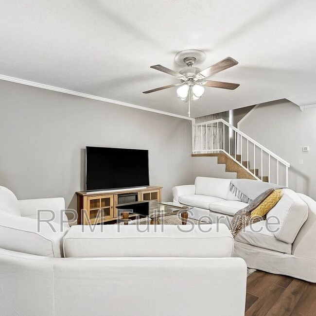 Foto del edificio - 810 Bellevue Rd