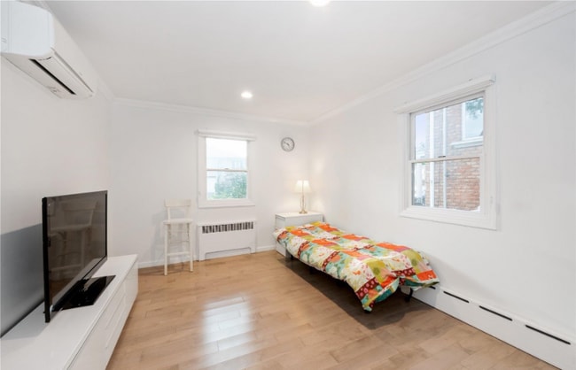 Building Photo - 29-33-2212 212th St