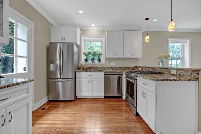Foto del edificio - Beautiful Home in West Towson