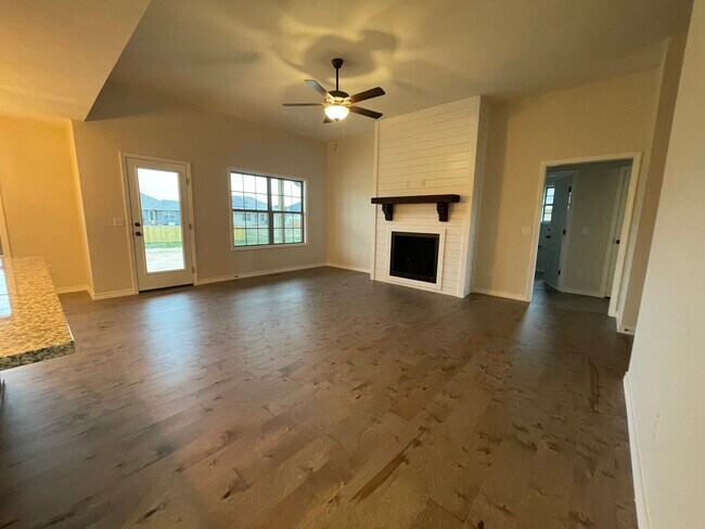 Foto del edificio - 5627 West Mangrove St