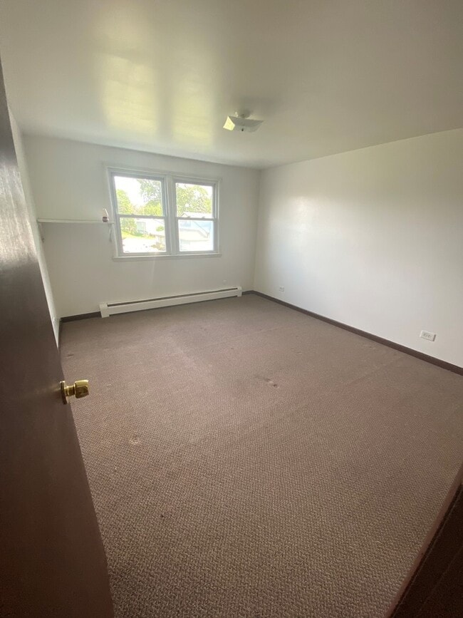 Building Photo - 1627 WOODBINE Dr