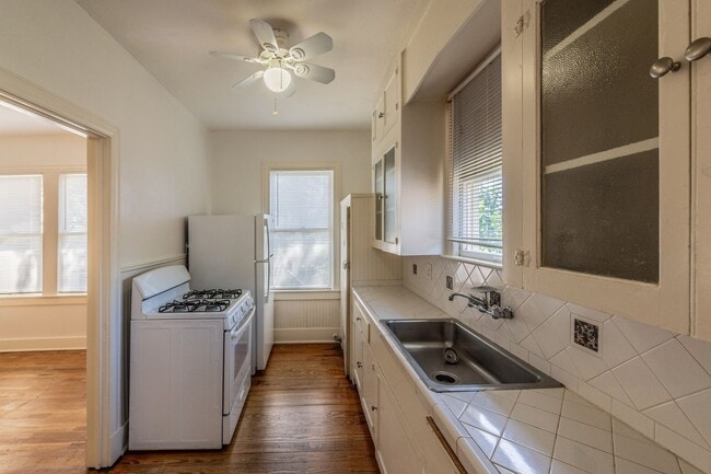 Building Photo - 112 E Norwood Ct