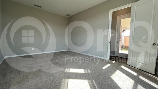 Foto del edificio - 16624 Garden Dr