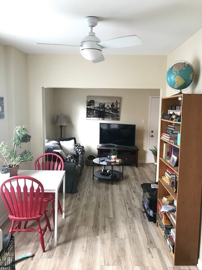 Foto del edificio - 527 N Marshfield Ave