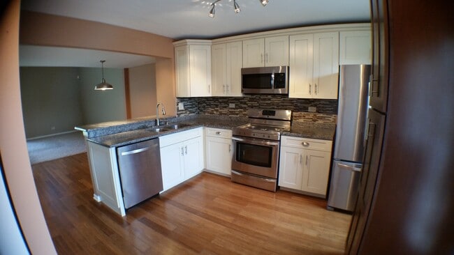Building Photo - 118 W 67th St