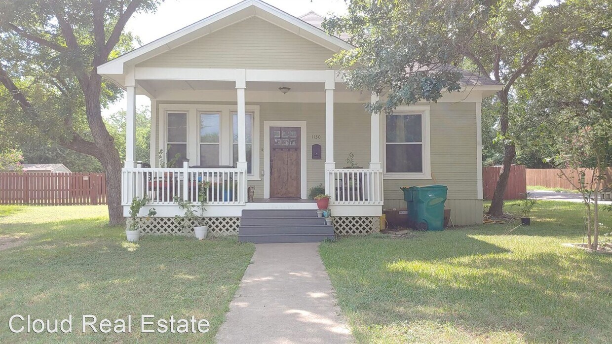Primary Photo - 3 br, 2 bath House - 1130 N. Wall St