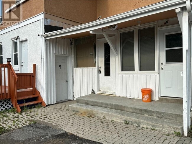 Photo du bâtiment - 244 Whittaker St