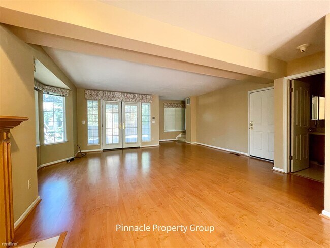 Building Photo - 3 br, 2.5 bath Townhome - 711 Hibiscus Place