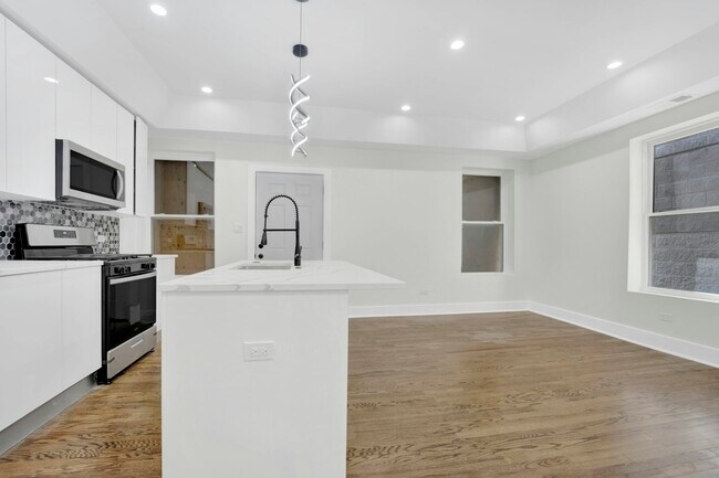 Foto del edificio - 4927 S Prairie Ave