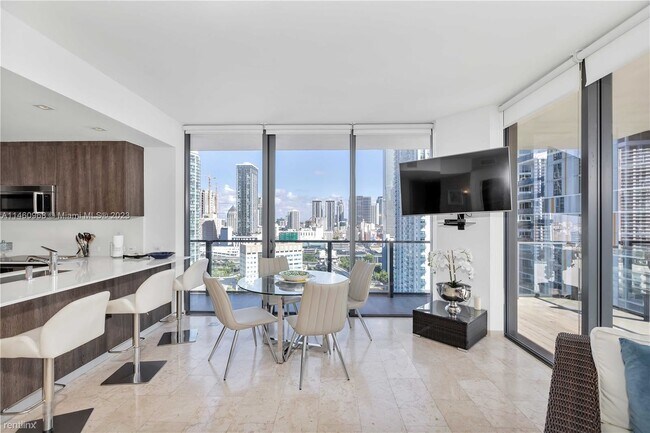 Building Photo - 2 br, 2.5 bath Condo - 68 SE 6th St Apt 1611