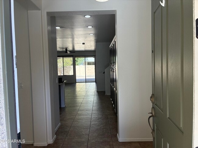 Building Photo - 92 W Aster Dr