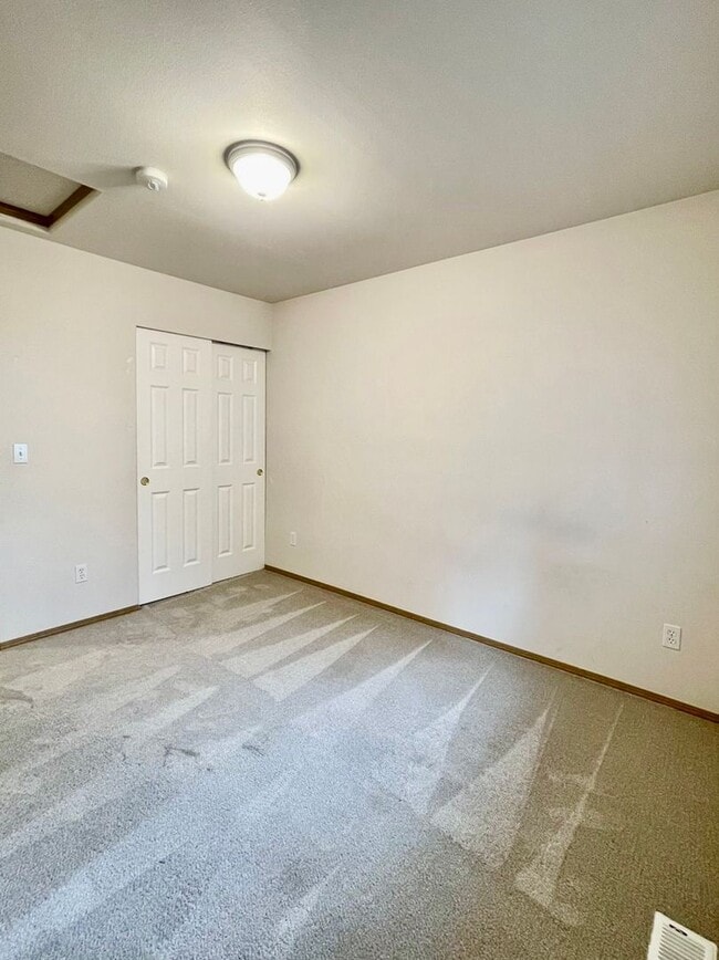 Building Photo - Great house for rent