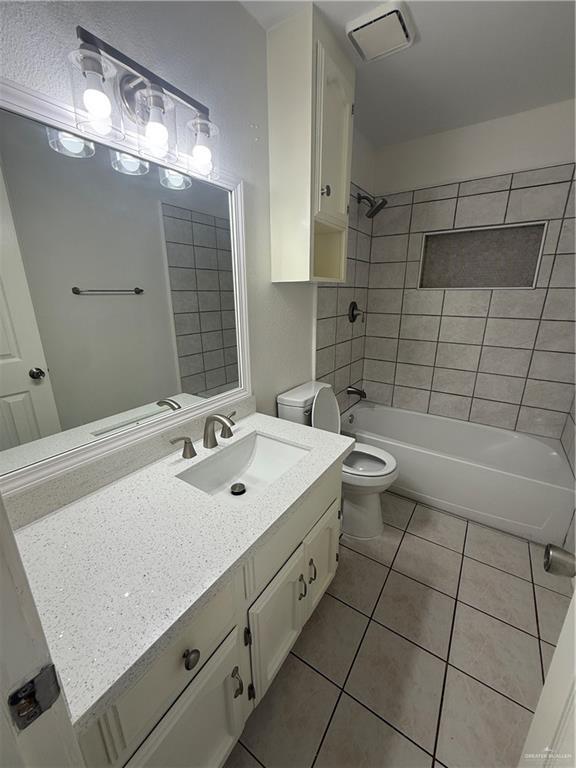 Building Photo - 608 Silva Dr