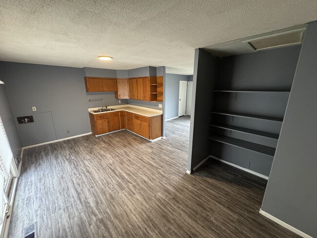 Building Photo - 1911 E Fairchild St