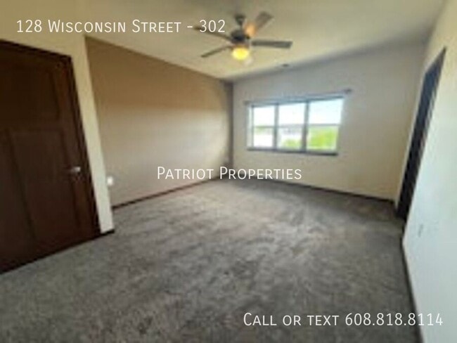 Building Photo - 128 Wisconsin St