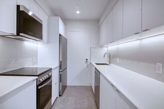 Building Photo - 760 Av. Galt