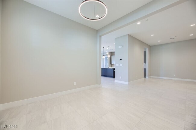 Building Photo - 840 Watford Pl