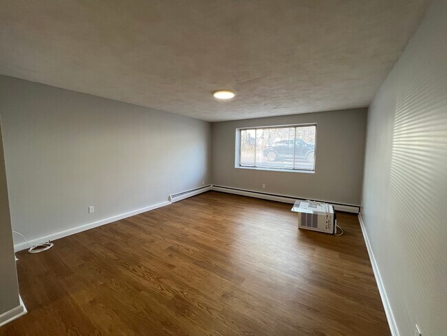 Building Photo - 240 Babcock St